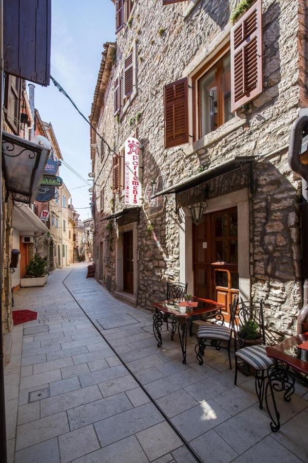 Old Town Apartments In אומאג מראה חיצוני תמונה